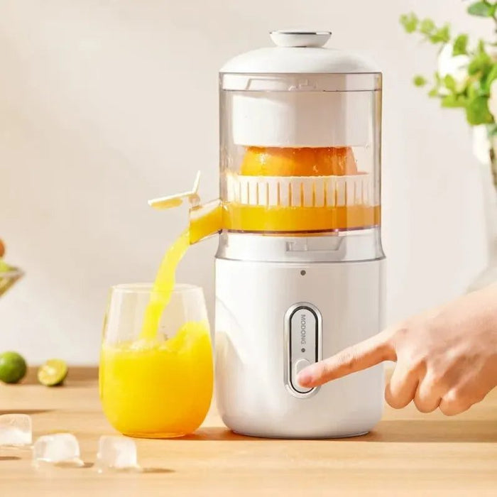 Wireless electric juicer portable mini fruit squeezer with USB charging and one-button operation